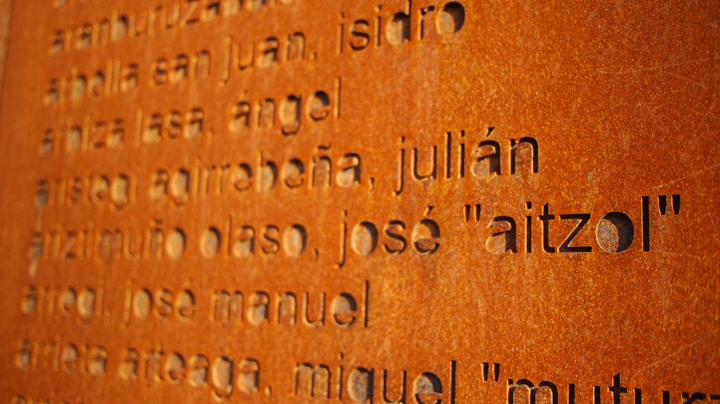 Monument built in memory of Aitzol and other people executed or missing in Hernani´s local cemetery.